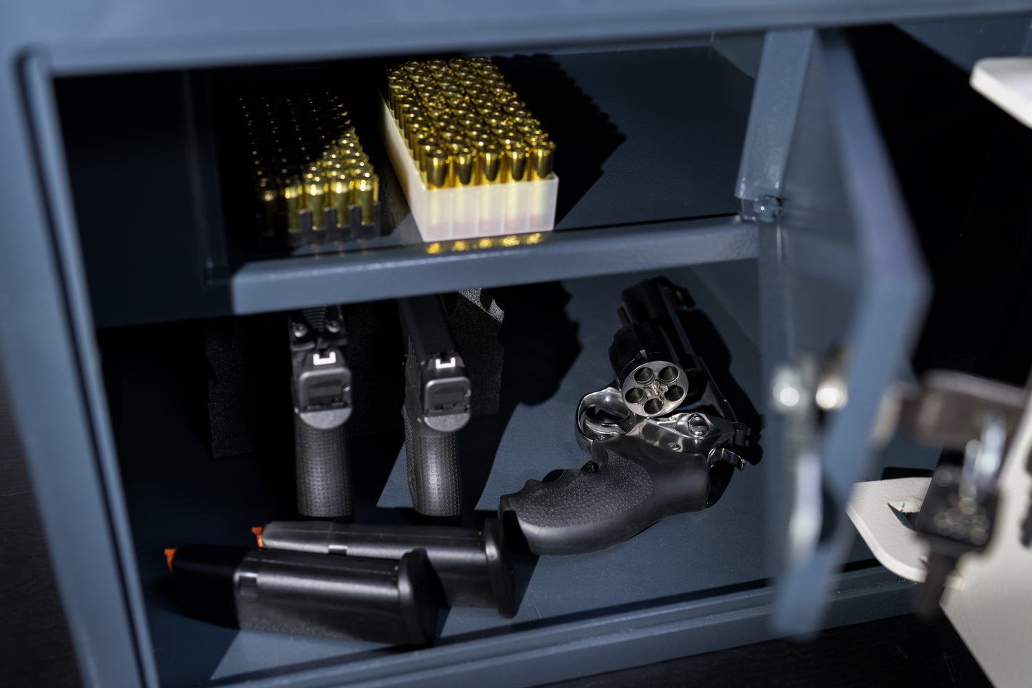 Avoid These Mistakes When Learning How to Buy a Home Safe